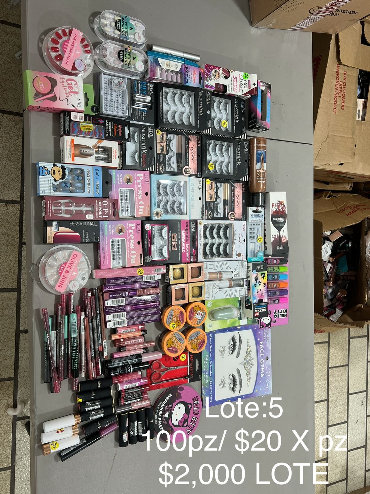 Lote #5 de Maquillaje y Cosméticos – 100 Piezas Surtidas